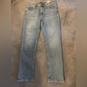 Quince Luna Stretched Slim Straight Jeans
Size 31. Seaside blue